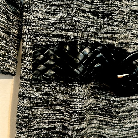 ROCK - Picture 2 of 4